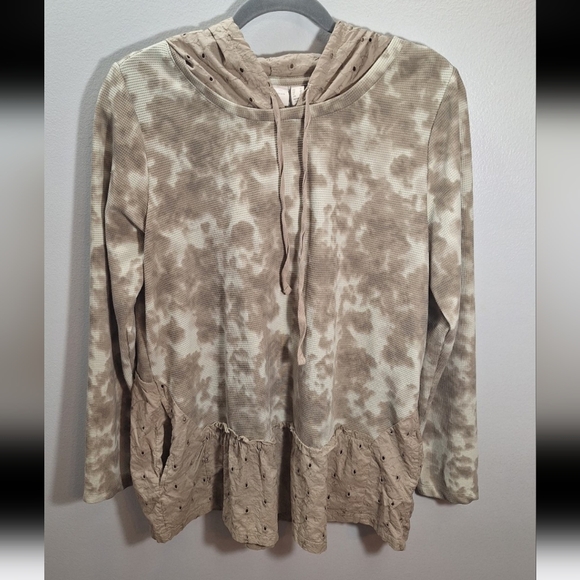 LOGO by Lori Goldstein Tops - LOGO By Lori Goldstein Lounge Wear Waffle & Eyelet Tan Camo Hoodie Size Medium